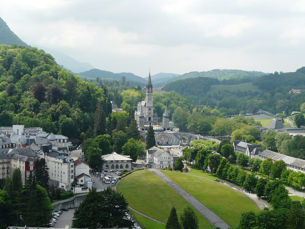 Lourdes Sanctuary Pilgrimage & Cultural Heritage: Historic Miracles, Medical Verifications & Modern Tourism